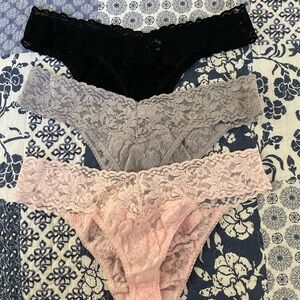 HANKY PANKY lace thongs (3) NWOT